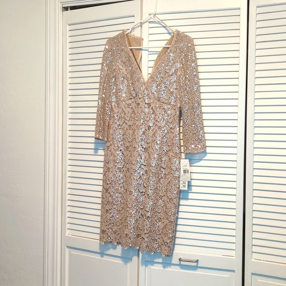 Kay Unger Dresses & Skirts - Kay Unger Cocktail dress size 2